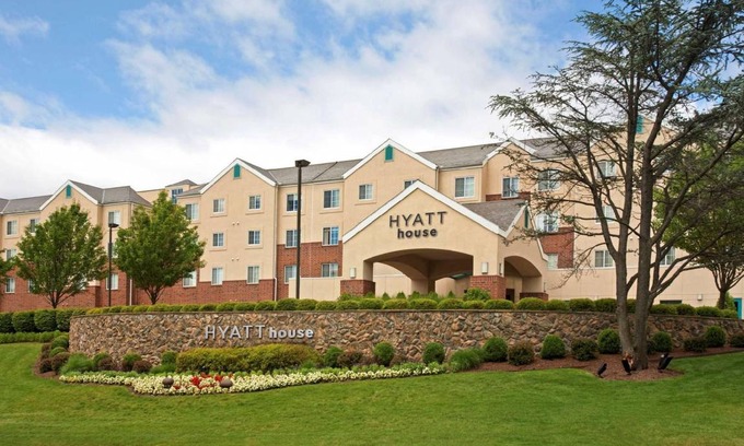 White Plains Hotel | 69 m² Hotel ∙ 2 bedrooms ∙ 127 guests
