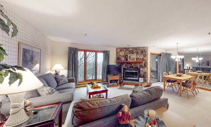 Stratton Mountain Condo | 76 m² Condo ∙ 1 bedroom ∙ 4 guests
