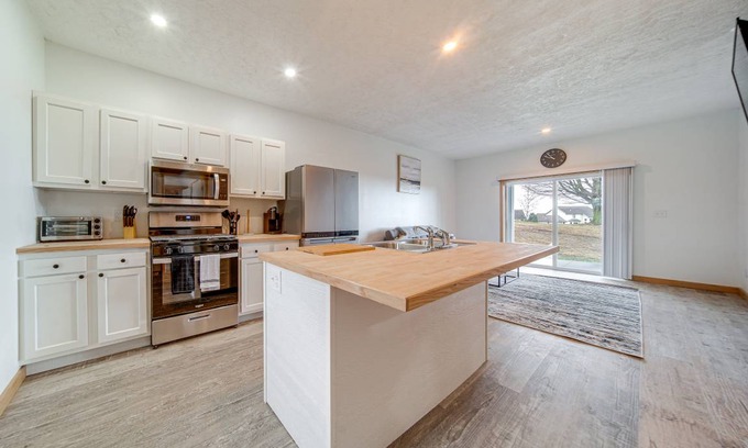 Erie Apartment | 83 m² Apartment ∙ 2 bedrooms ∙ 4 guests