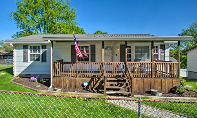 Fayetteville House | 89 m² House ∙ 2 bedrooms ∙ 6 guests