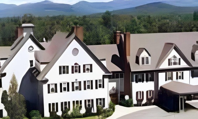Essex Junction Resort | 93 m² Resort ∙ 127 guests