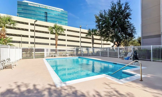 Chinatown Hotel | Adventure-Ready Stay with Pool, Free Breakfast and Near Meyerland Park | 3 Units