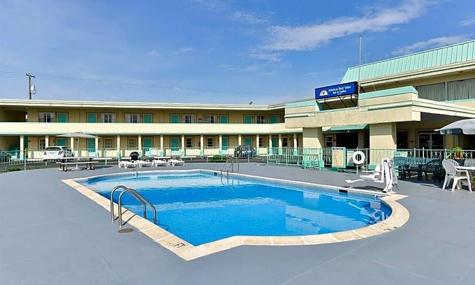 South Boston Hotel | Americas Best Value Inn & Suites South Boston