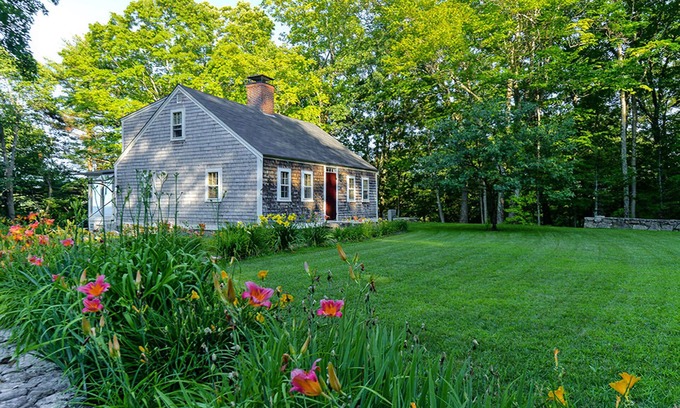 Gilford House | Antique charm, modern amenities, lake and mountain views