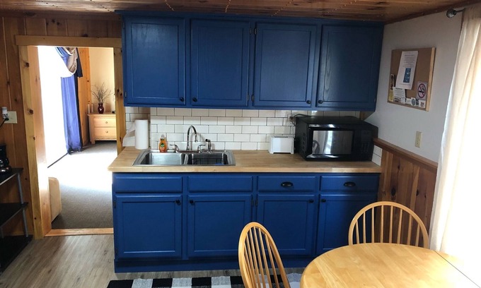 Proctorsville House | Apartment by the green