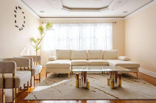 Southeast Yonkers Apartment | Apartment ∙ 3 bedrooms ∙ 10 guests