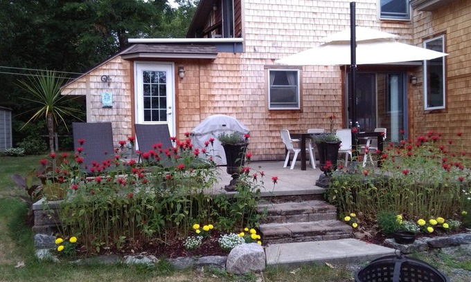 Peru House | Beach House, 20 min drive to Plattsburgh, 50 min to L.Placid