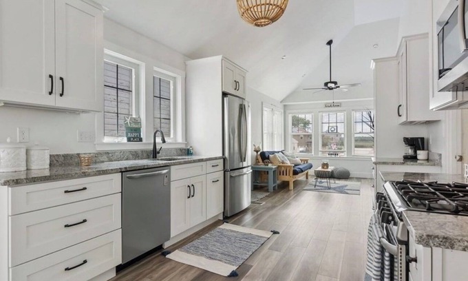 Salisbury House | Beach View property
