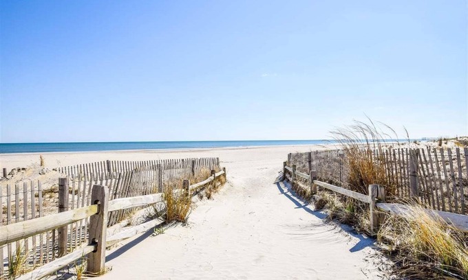 Ventnor City House | Beautiful property, very clean with an open floor plan…2 bedroom 2 bath