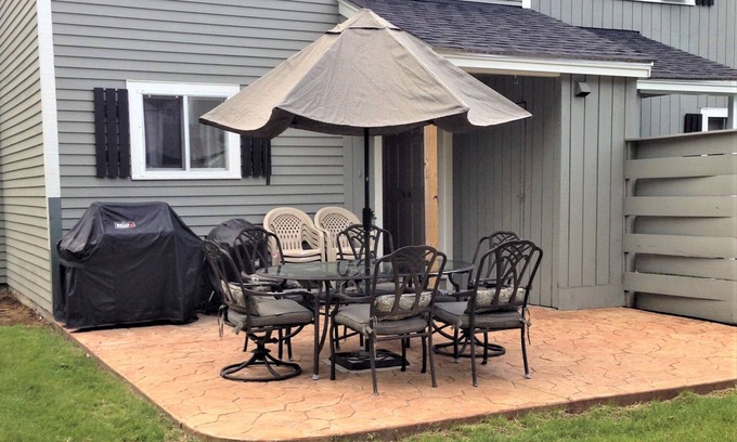 North Woodstock Condo | Best Appointed Condo Alpine Village Sleeps 12, Tennis, health club, pool hot tub