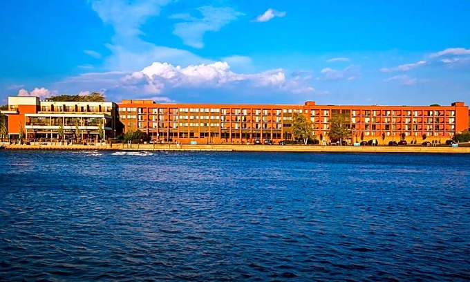Oswego Hotel | Best Western Plus Oswego Hotel and Conference Center