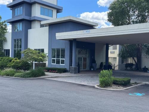 Plainview Hotel | Best Western Premier Plainview-Long Island Hotel
