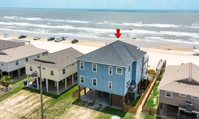 Surfside Beach House | Blue Blue Blue Around-Elevator, Beach, Oceanfront!