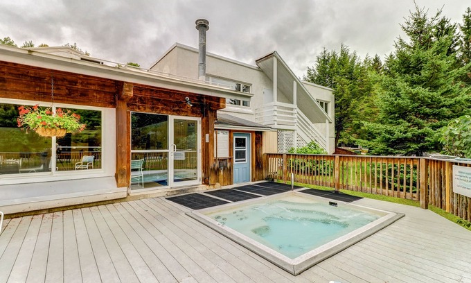 Warren Condo | Bridges Resort Condo with Pools, Hot Tub, Gym, Tennis - Near Ski Slopes