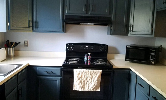 North Woodstock Condo | Bright and spacious townhouse, close to Loon Mtn!