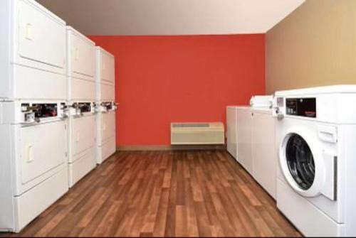 Webster Hotel | Candlewood Suites Houston Space Center - Webster