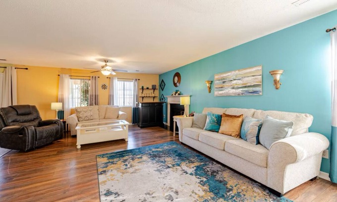 McLeansville House | Charming 3-bedroom house in delightful McLeansville with AC, WiFi