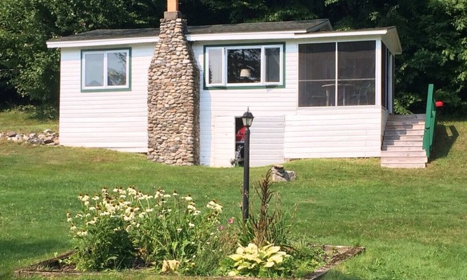 Salisbury Cottage | Charming cabin overlooking Lake Dunmore with stunning views of the Green Mts.