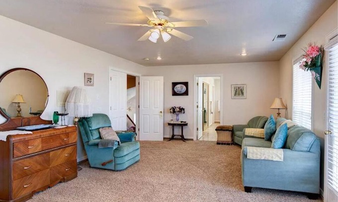 Cedar City House | Cheerful, 5 bedroom cozy house, sleeps up to 10!