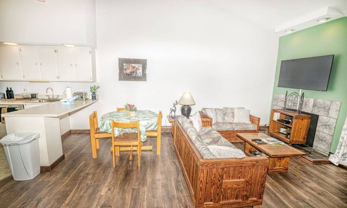 Mendon Condo | Condo ∙ 2 bedrooms ∙ 4 guests