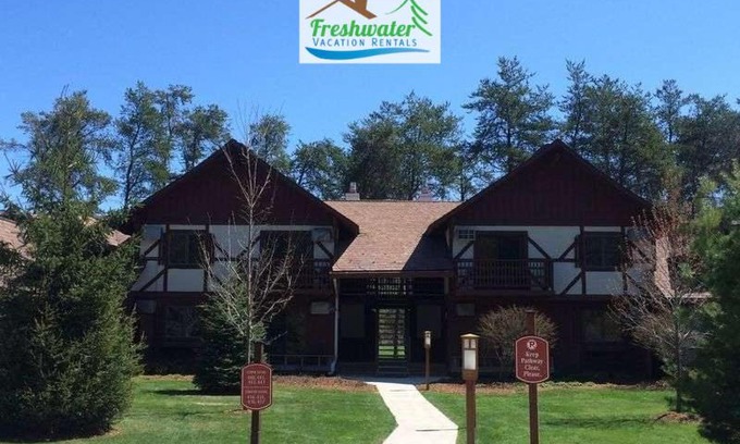 Thompsonville House | Crystal Mountain