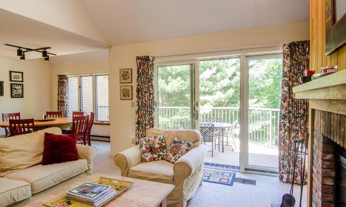 West Hartford House | Deere Run 10C