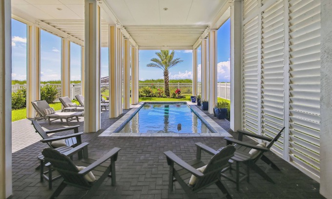 Galveston Bed & Breakfast | Dorado Grande: Beachfront Luxury, Private Pool, Sleeps 13, Direct Beach Access!