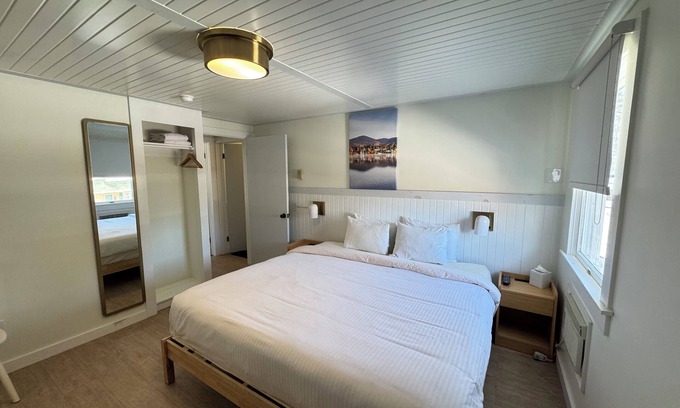Lake Placid House | Double King Room Suite - DKS