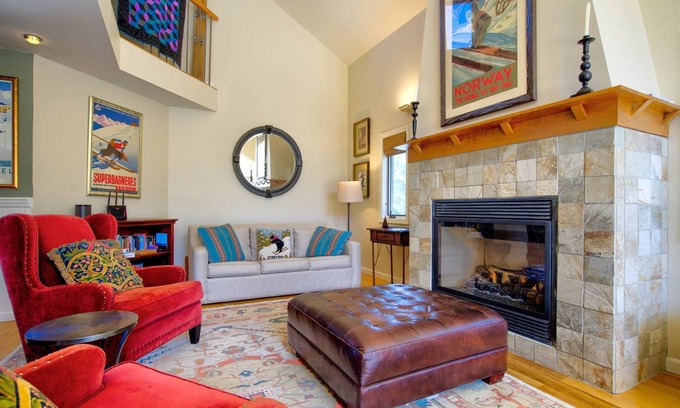 Stratton Mountain House | Extraordinary Stratton Ski On/Ski Off Home