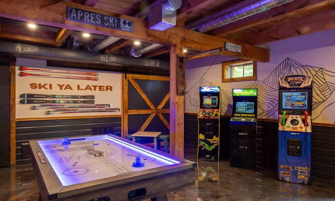 Intervale House | Family Retreat Sauna Hot Tub Games Peloton
