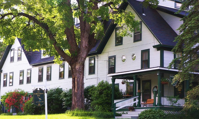 North Sutton Bed & Breakfast | Follansbee Inn