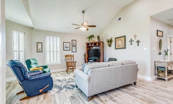 Galveston House | Giggling Gecko