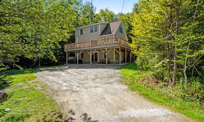 Ludlow House | Happy Trailside