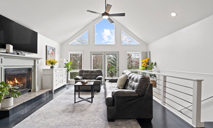 Massanutten House | Hawk Mountain Song- Massanutten Home with hot tub!