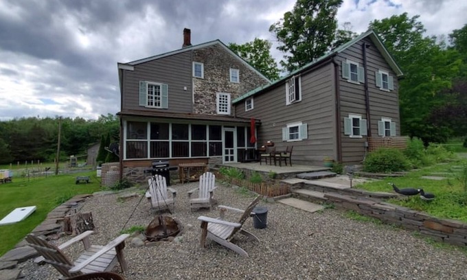 Woodstock House | Historic Baumgarten Estate & Cottage