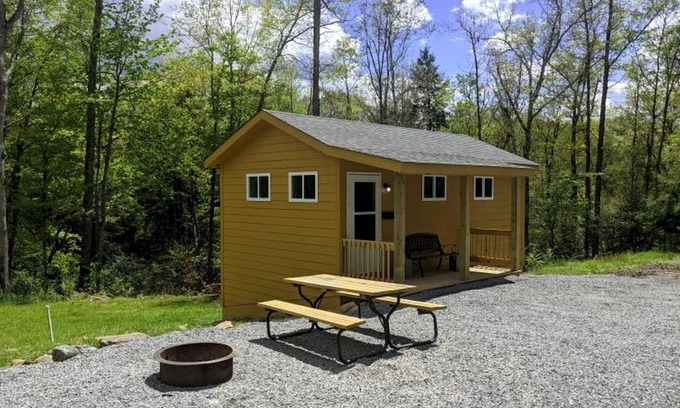 Fayetteville House | House ∙ 1 bedroom ∙ 4 guests