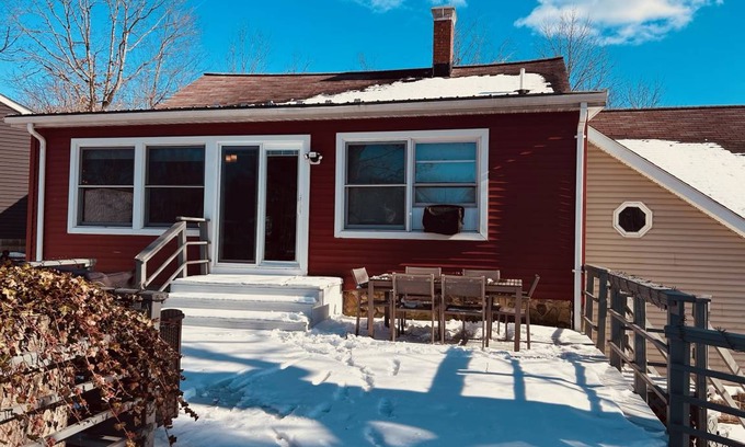 Burton House | House ∙ 2 bedrooms ∙ 8 guests