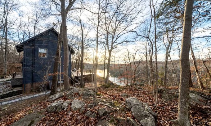 Shepherdstown House | House ∙ 4 bedrooms ∙ 8 guests