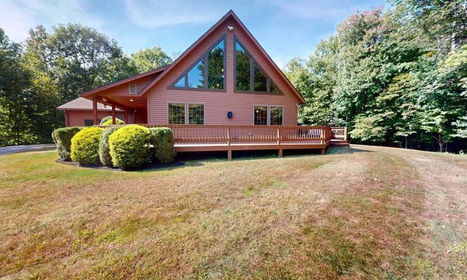 East Haven Rutland County House | House ∙ 4 bedrooms ∙ 10 guests