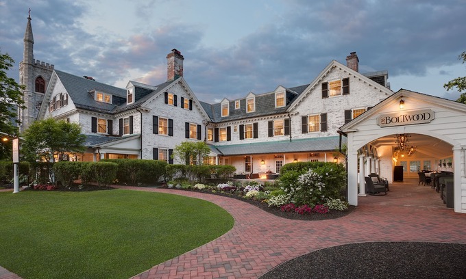 Amherst Center Hotel | Inn on Boltwood