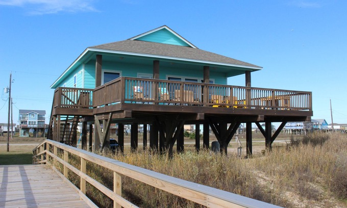 Freeport House | La Belle a BEACHFRONT Escape - Sleeps 12 - 4Bedroom, 4Bath - Dune Walkover