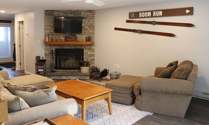 North Woodstock House | Large 3BR/3BA Townhouse near Loon Mountain- Perfect quiet location