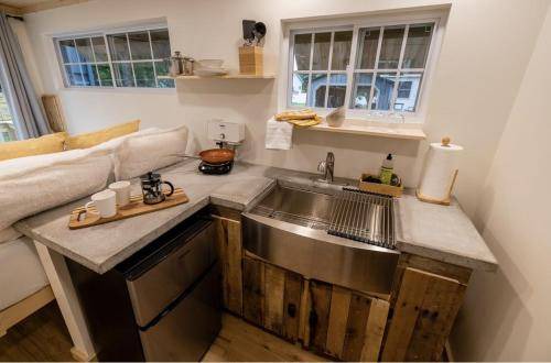 Schuylerville Cabin | Lodge ∙ 2 guests