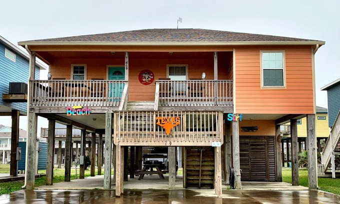Crystal Beach House | Looney Dunes Home