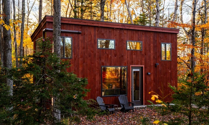 Cavendish Cabin | Luxury Cabin #3 Hot Tub, Kayaks, Paddle Boards, Private Fire Pit