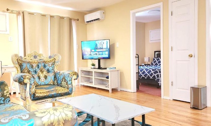 Jamaica Hills Apartment | Modern Two Bedroom Apartment Jamaica Queens, NYC