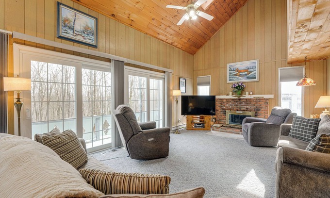 Wilmington House | Near Hiking & Skiing: Home in Wilmington!