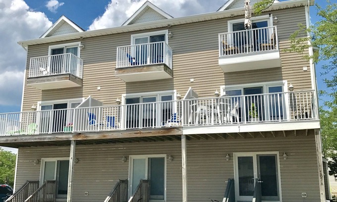 North Ocean City House | Newly Updated Large 3br Bayside Townhome Perfect for Families!