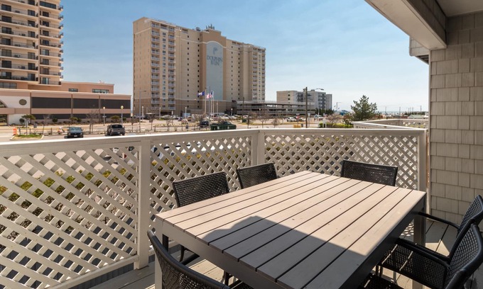 Northeast Virginia Beach Condo | Ocean is Across the Street - 3BR, 3.5 BA Contemporary Condo!