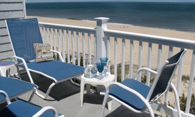 Bethany Beach House | OCEANFRONT - 4 BRS W/2 MASTER SUITES W/KINGS, TENNIS/PICKLE,PLAYGROUND,2-ZONEAC